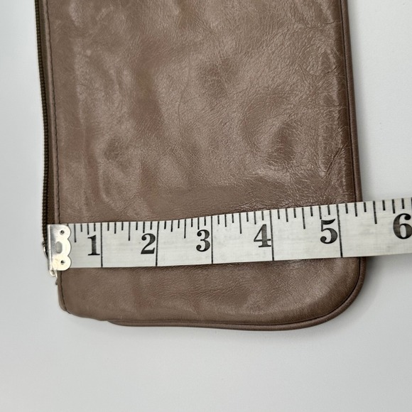 HOBO International Leather Wristlet Clutch Bag Taupe Zip Pouch Organizer - Picture 7 of 8